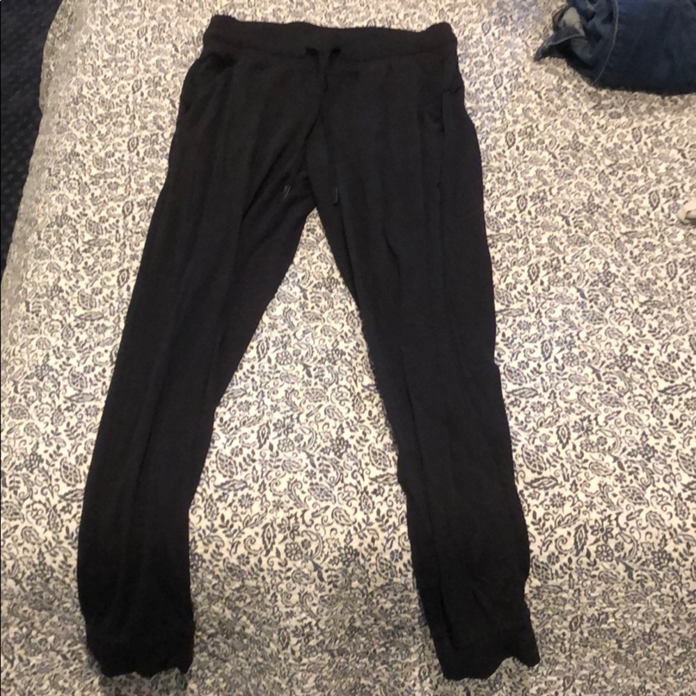 lululemon black joggers